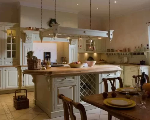 Osterfield-Cambridge-Traditional-handpainted-kitchen-with-antique-countryhouse-style-decorative-corbels-and-cornices